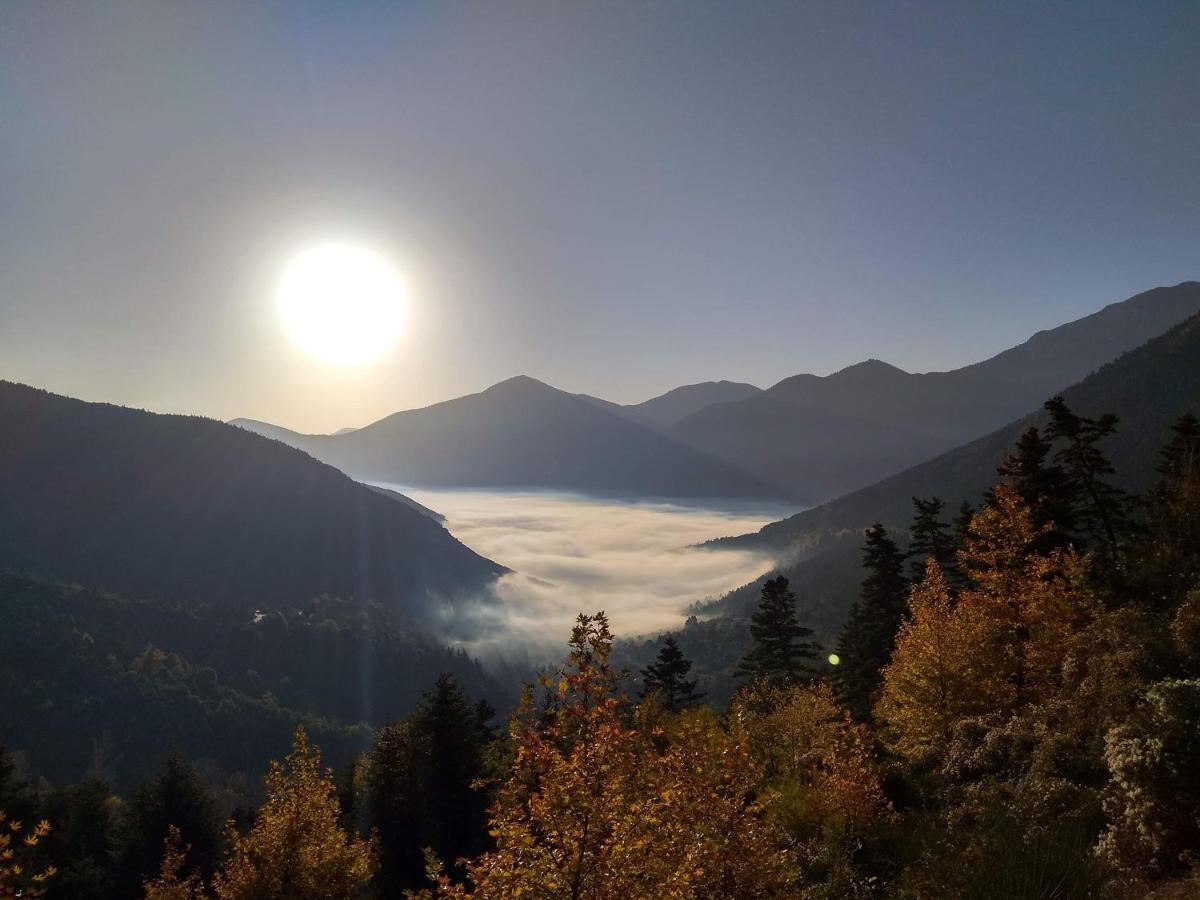 Astra Hotel Kasztaniá Kültér fotó